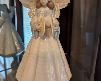 Angelic Cymbalist - Boxed-Figural
by LLADRO Retired Piece: 1992