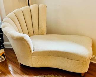 Upholstered lounge chair