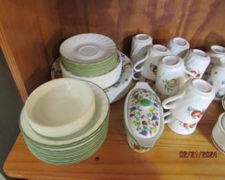 Corelle dish set