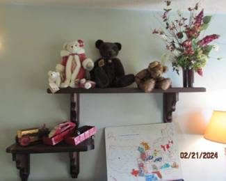 Marx toy tractor,  Boyds bears