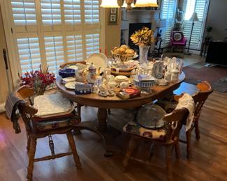 Great oak oval table and chairs