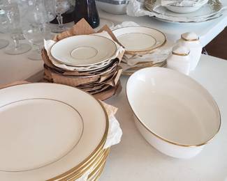 Lenox gold edge plates dishwasher safe