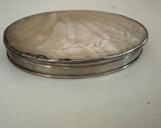 Oval Mother of Pearl and Silver Shell Design Snuff Box. Circa 1850. Photo 1 of 3.