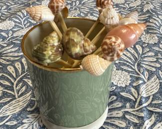 Shell Cocktail Pick Set.