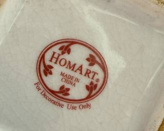 Lidded Porcelain Box. Photo 3 of 3.