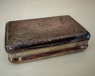 2.75" W Silver Plated Snuff Box with Head of Hunting Dog and Downed Bird. Circa 1910. Photo 1 of 3.