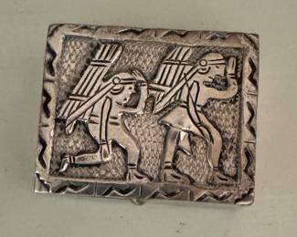 1.75" x 1.75" Mexican Sterling Silver Snuff Box. Circa 1935. Photo 2 of 3.