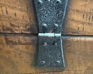 Small Primitive Antique South Korean Tanzu Cabinet. Photo 2 of 3.