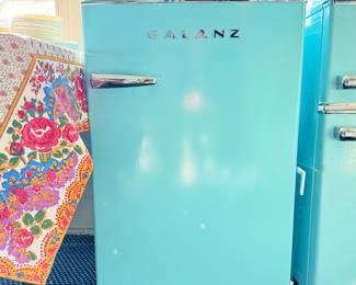 Galanz Retro Mini One-Door Fridge.