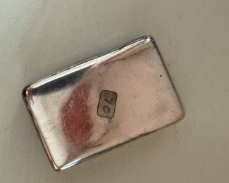 2.75" W Silver Plated Snuff Box with Head of Hunting Dog and Downed Bird. Circa 1910. Photo 3 of 3.