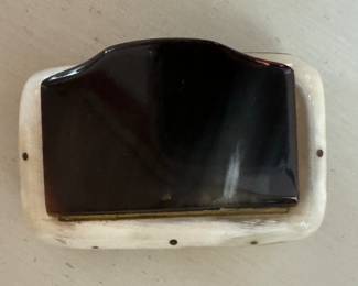 2.76" W Horn Snuff Box. Circa 1900. Photo 2 of 3.