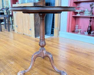 Vintage Mahogany Pedestal Pie Crust Table with Claw Feet. Measures 28" D x 29" H. IDEAL For A Custom Paint Job. Ask Us For Resources! Photo 1 of 4.