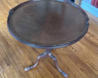 Vintage Mahogany Pedestal Pie Crust Table with Claw Feet. Measures 28" D x 29" H. IDEAL For A Custom Paint Job. Ask Us For Resources! Photo 2 of 4.
