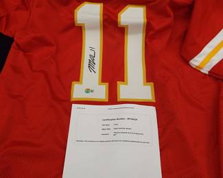 Valdes-Scantling Signed Jersey Beckett Witnessed