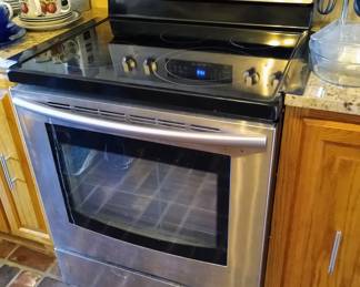 Stainless steel stove/oven