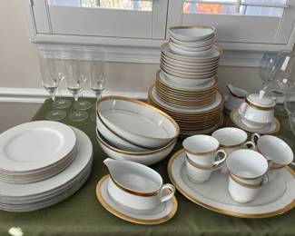 Multiple sets of complimentary China.