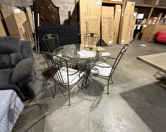 5 piece indoor outdoor hooker dinette $600