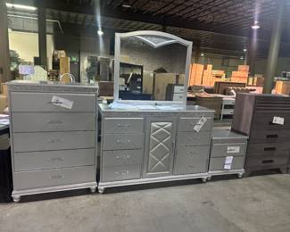Valiant bedroom suite 5 piece $1200