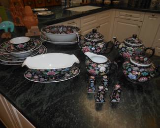 PART OF A LARGE DINNER SERVICE, ASK TO SEE.