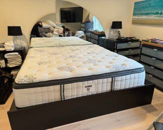 King Size Sterns and Foster Bed with Platform and Mirrored Headboard