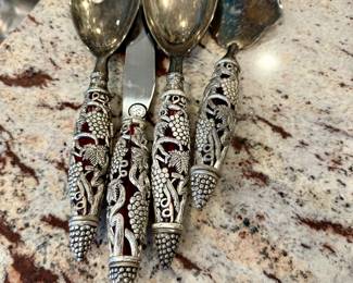 Godinger silver art Deco Filigree Grape Handle Serving Set