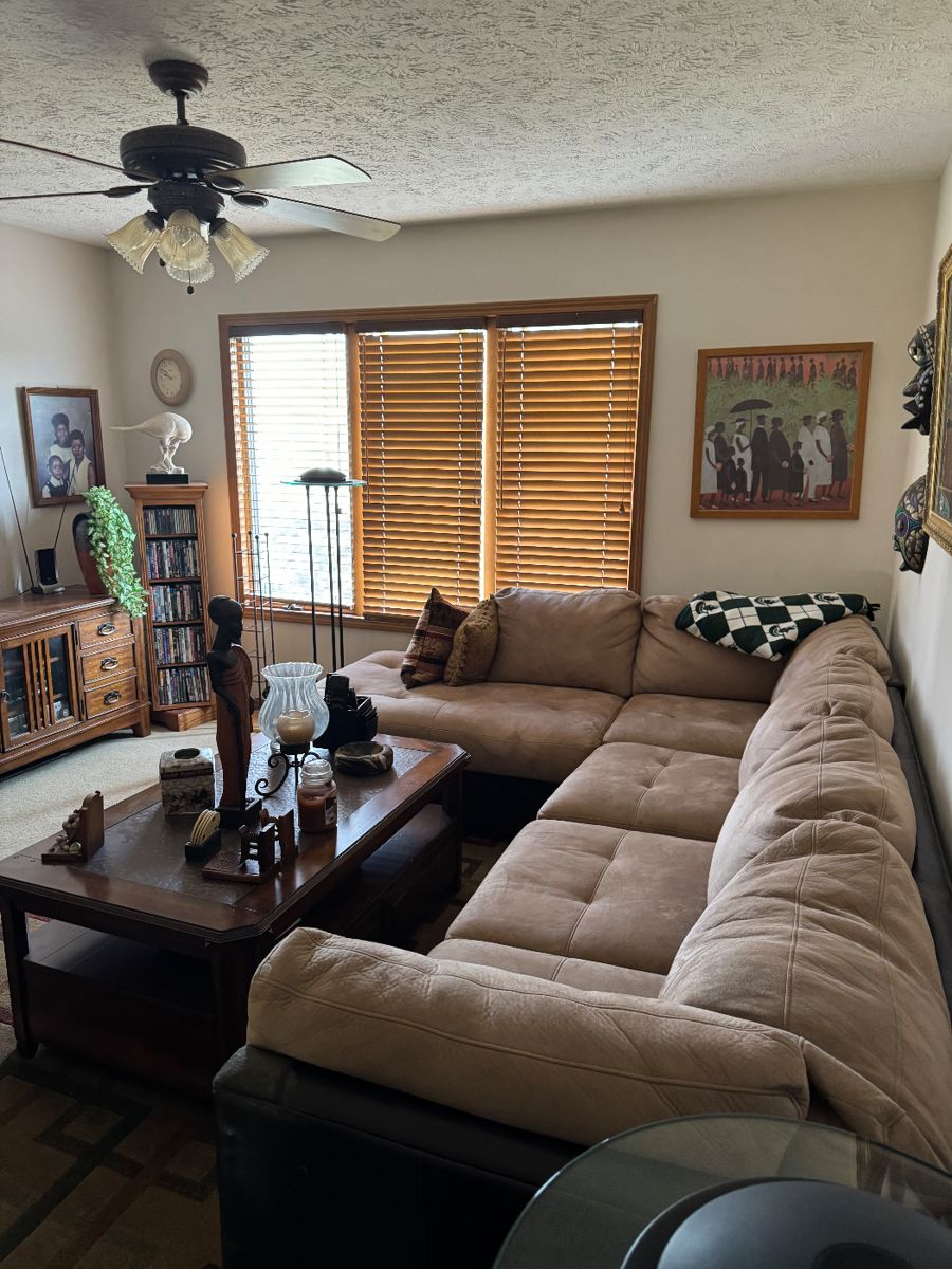 Kellie’s Blue Moon Estate Sale in Lansing starts on 3/1/2024
