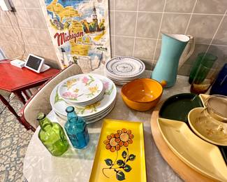 Cute plates & vintage snack trays.