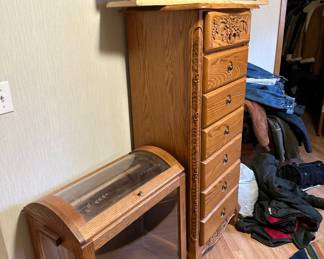 Quilt case, dresser
