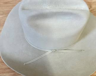 Cowboy hats (Stetson and more, most with box)