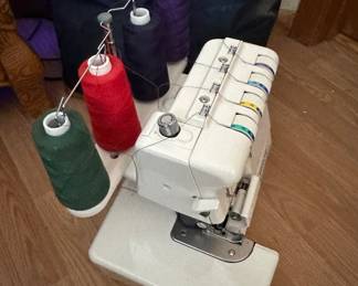 White speedy lock differential 1800 sewing machine 