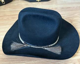 Cowboy hats (Stetson and more, most with box)