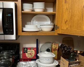 Corelle dish set 