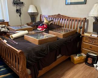 King size bed with brand new mattress