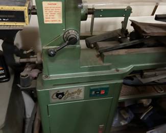 Grizzly wood lathe