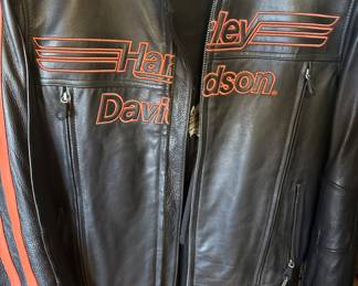 Harley Davidson leather jacket (Mens L)