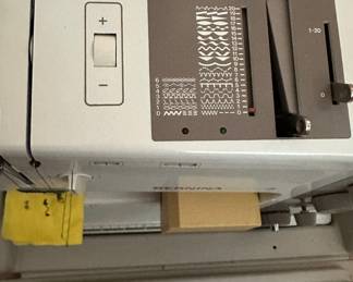 Bernina Record 930 sewing machine with case and accessories