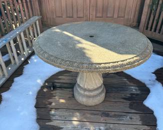 outdoor table 
