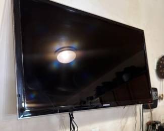 flatscreen TV