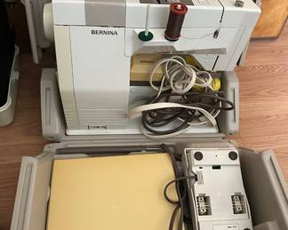 Bernina Record 930 sewing machine with case and accessories
