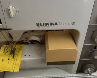 Bernina Record 930 sewing machine with case and accessories