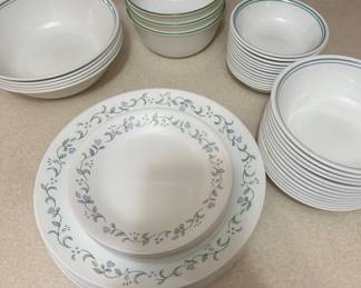 Corelle dish set 