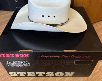 Cowboy hats (Stetson and more, most with box)