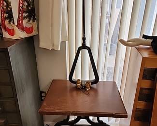 Antique Cast iron legs lamp table, needs work