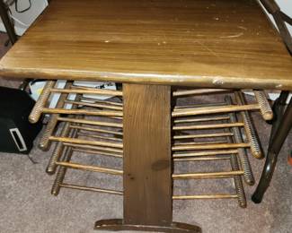 Vintage 4 tiered spindle table