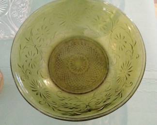 Vintage Indiana Olive Green #620 Daisy Bowl