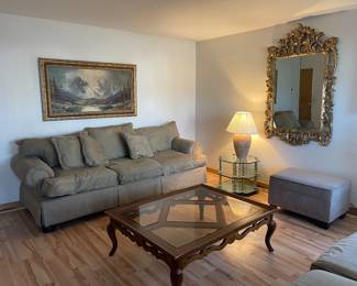 *please note the family has decided to keep the ottoman. I can’t upstate this picture to delete it.*