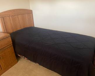 Twin bed 
