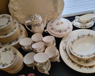 Set of Royal Doulton "Coronet"