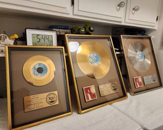 RIAA GOLD RECORD YOU LIGHT UP MY LIFE