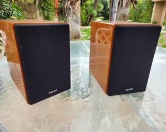 bookshelf speakers